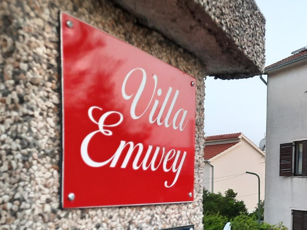 טרוגיר Studio-Appartements Emwey מראה חיצוני תמונה